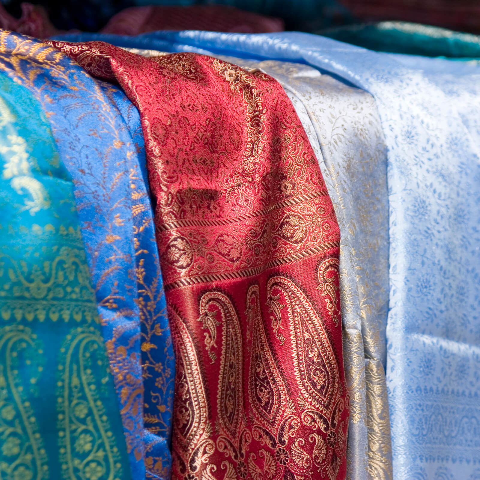 Étoles en soie indienne naturelle à motifs pour femme