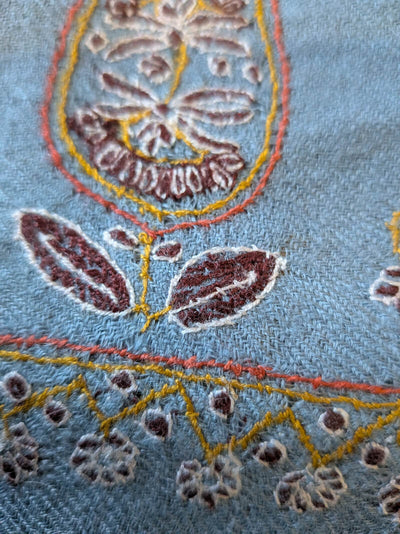 Handbestickter Graublau Pashmina