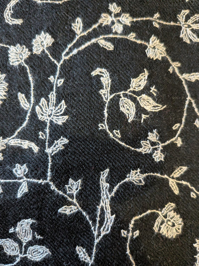 Handbestickter schwarzer Pashmina