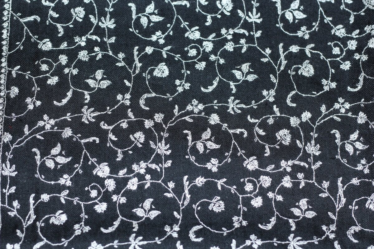 Pashmina Noir Brodé Main