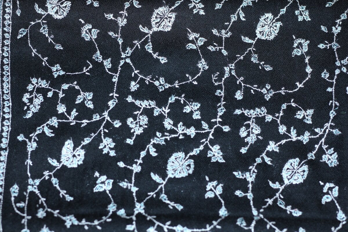 Pashmina Noir Brodé Main