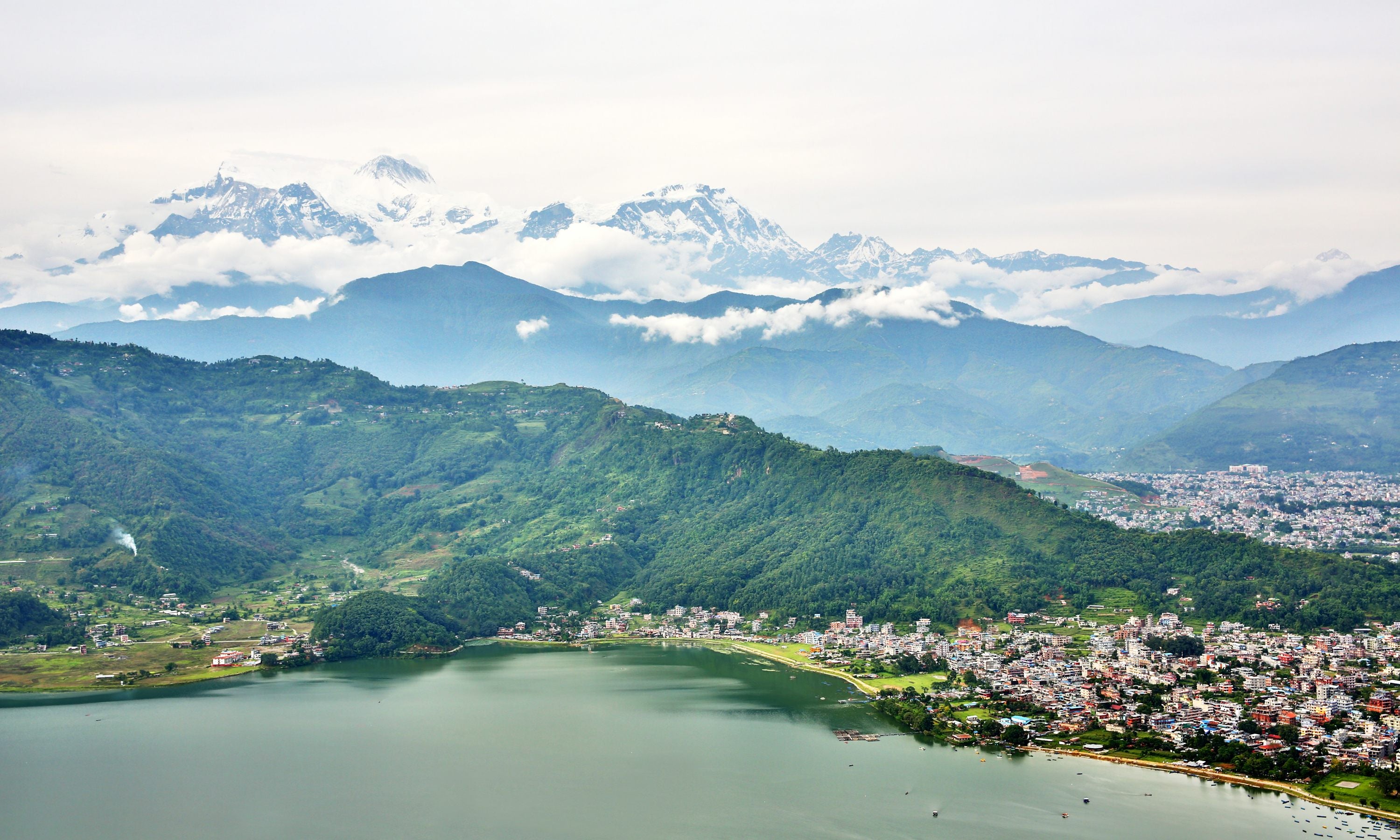 Montagnes de l'Himalaya au Népal, région d'origine des pashminas en cachemire
