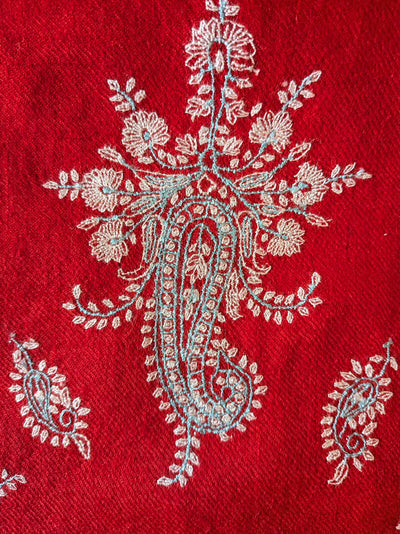 Handbestickter roter Pashmina