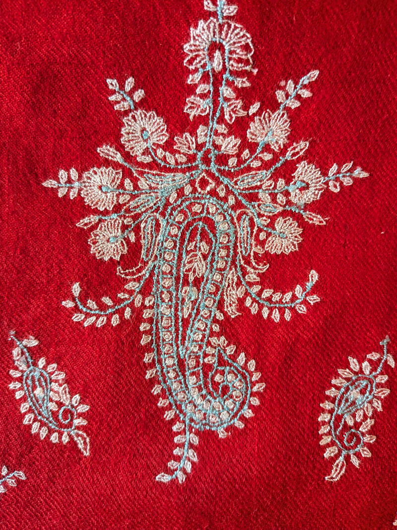 Handbestickter roter Pashmina