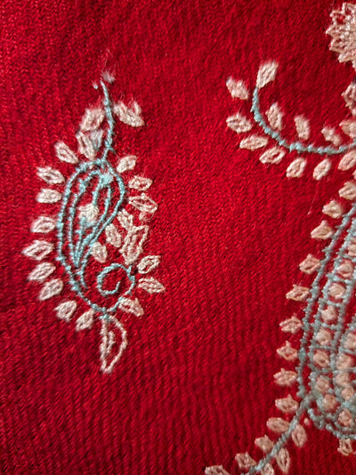 Handbestickter roter Pashmina